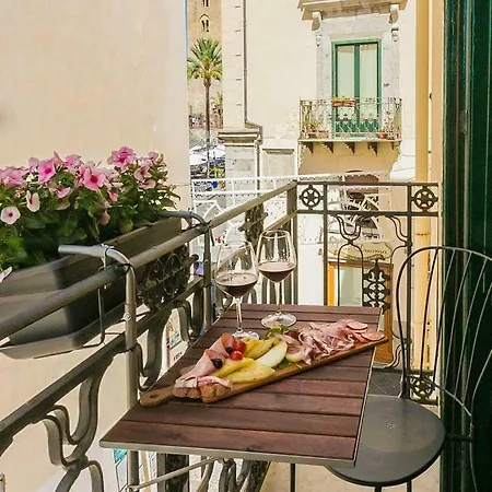 Le Del Corso * Cefalu